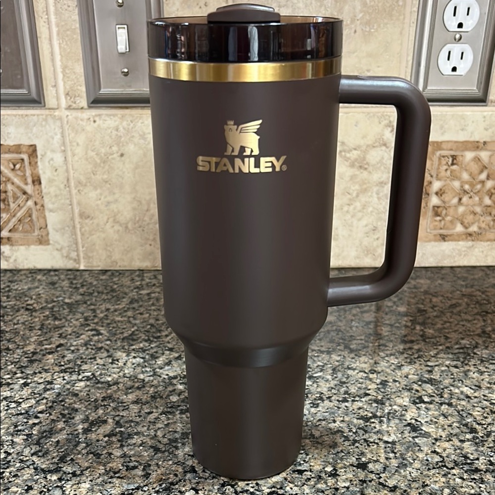🔥Authentic Stanley Chocolate Gold 40oz Quencher🔥